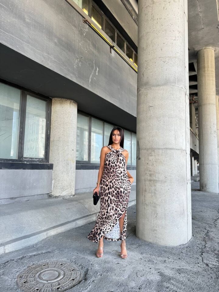 Leopar Pencere Detaylı Yırtmaçlı Elbise